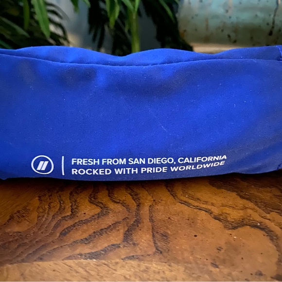 Blenders Eyewear Polarized Sunglasses with Bag and Case - Picture 14 of 16